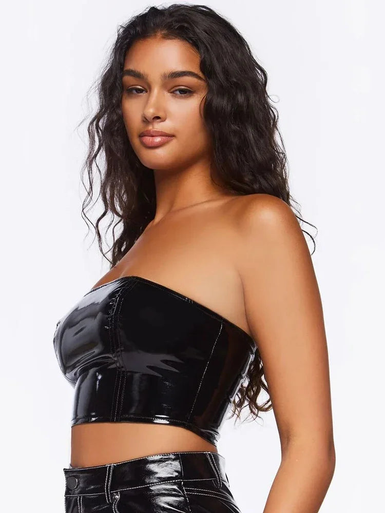 Träger loses Faux-Latex-Crop-Top für Damen mit Reiß verschluss rückseite und Lack leder Spleiß Bra lette für Clubbing und Party Sexy