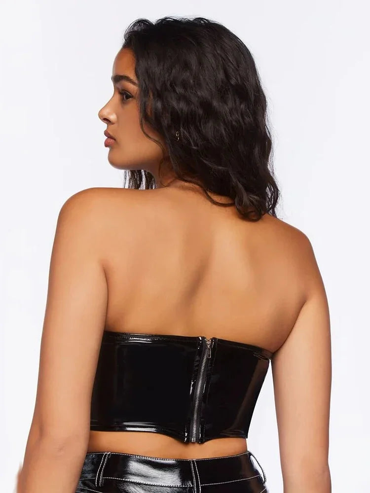 Träger loses Faux-Latex-Crop-Top für Damen mit Reiß verschluss rückseite und Lack leder Spleiß Bra lette für Clubbing und Party Sexy