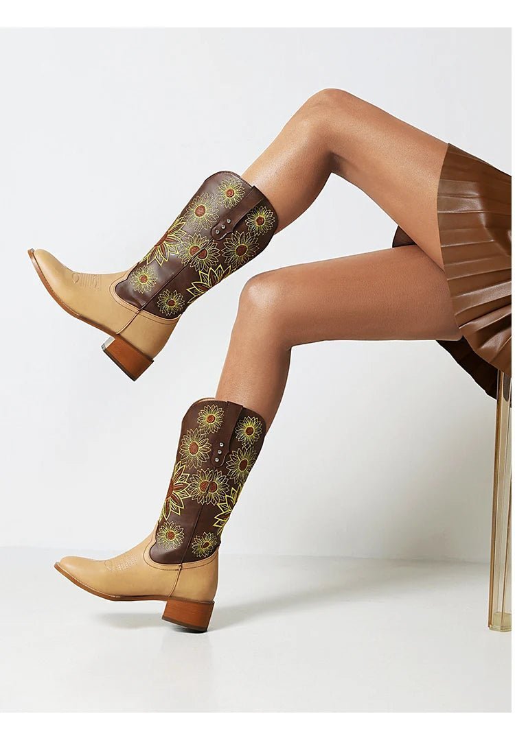 2024 Plus Size ethnische Stickerei Blume Frauen Western Stiefel quadratischen Kopf dicken Absatz Plüsch innere Farbe Kontrast Mitte Wade Stiefel - Blockshop.store