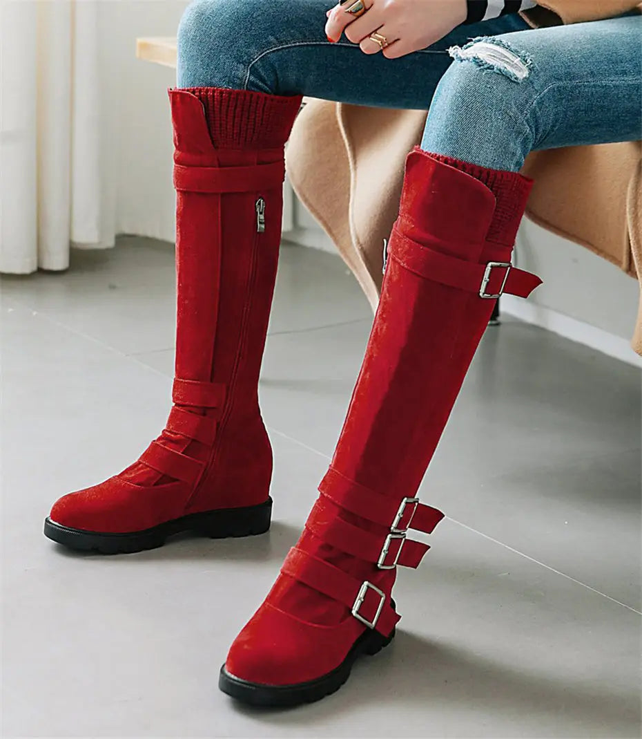 Winter Warme Plüsch Frauen Kniehohe Stiefel Rot Braun Flock Niedrigen Quadratischen Absatz Casual Party Dame Punk Schnalle Zipper Plattform Lange Stiefel