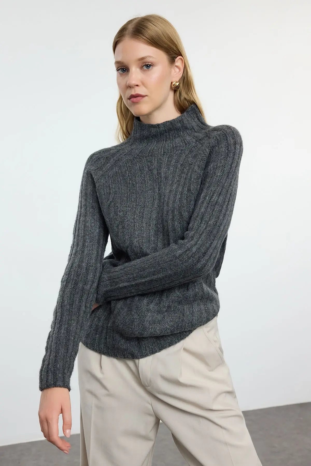 Trendyol TYZA Damen-Pullover, Stehkragen, Zopfmuster, lässige Strickwaren, reguläre Passform, Raglanärmel-Pullover und Pullover