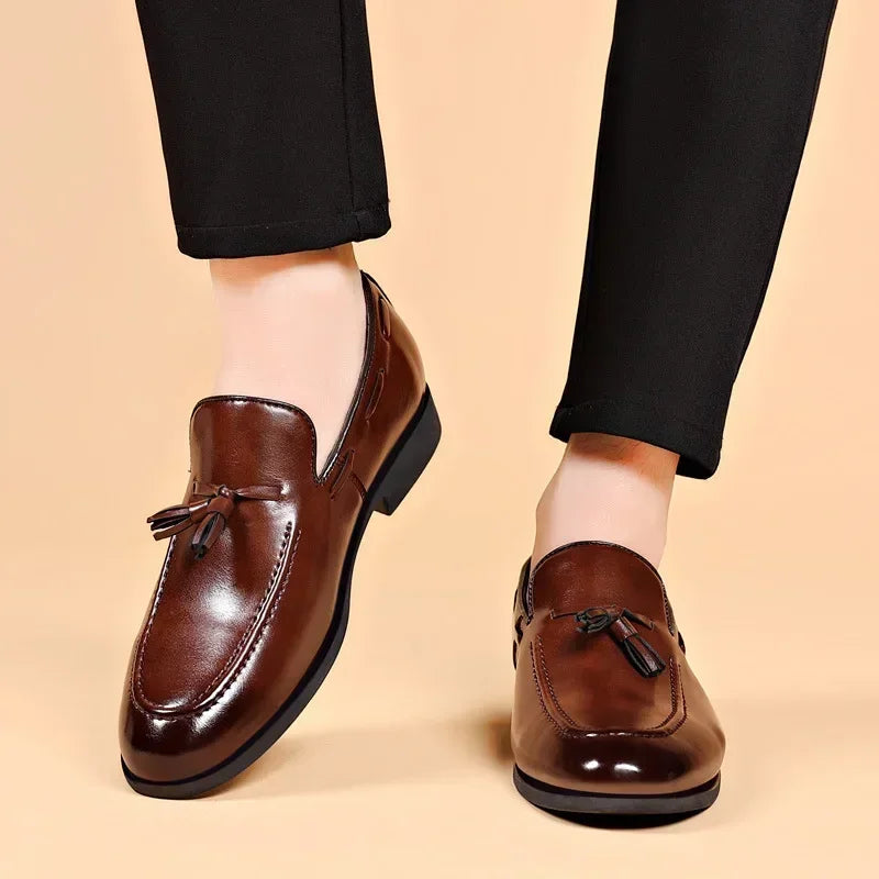 Designer-Stil Kleider schuhe für Männer brandneue Business-Freizeit schuhe Slip on Lederschuhe plus Größe für Männer Hochzeits feier Schuhe