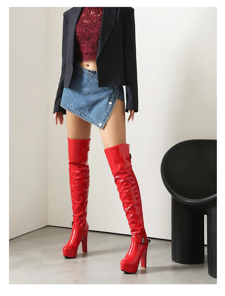 Plus Size Knöchel Metall Gürtels chnalle Lack leder lange Stiefel Oberschenkel Metall Aufkleber dicken Plüsch Futter Damen Overknee Stiefel