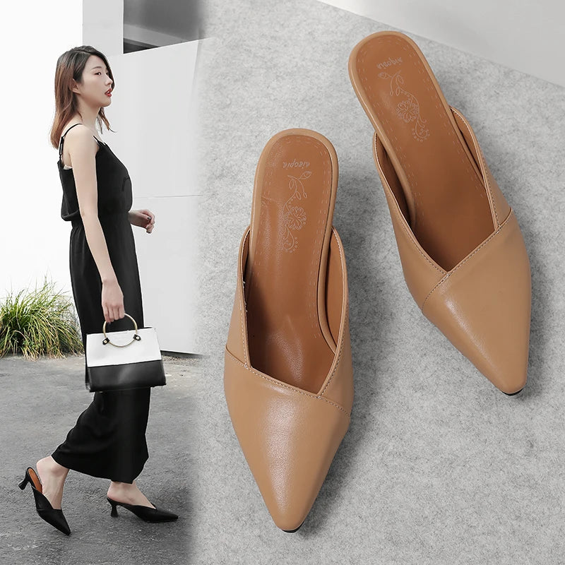 Sommer Frauen Hausschuhe 6 cm Hohe Kitten Heels Sandalen Spitz Pumpen Schwarz Beige Maultiere Casual Party Slip-on flache Dame Schuhe