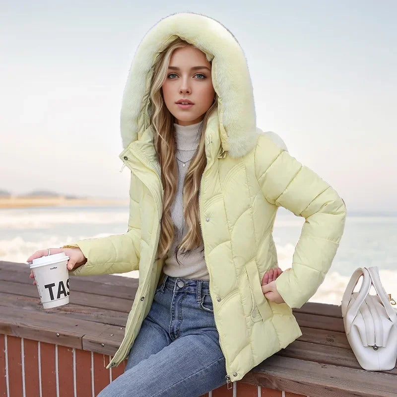 Winter 2024 Neue Daunenjacke Frauen Parkas Mode Hochwertige Warme Baumwolle Gefütterte Mantel Damen Kurzen Mantel Mit Kapuze Overwear Tops