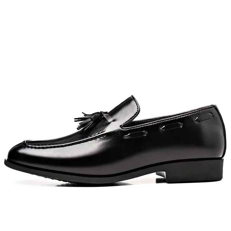 Designer-Stil Kleider schuhe für Männer brandneue Business-Freizeit schuhe Slip on Lederschuhe plus Größe für Männer Hochzeits feier Schuhe