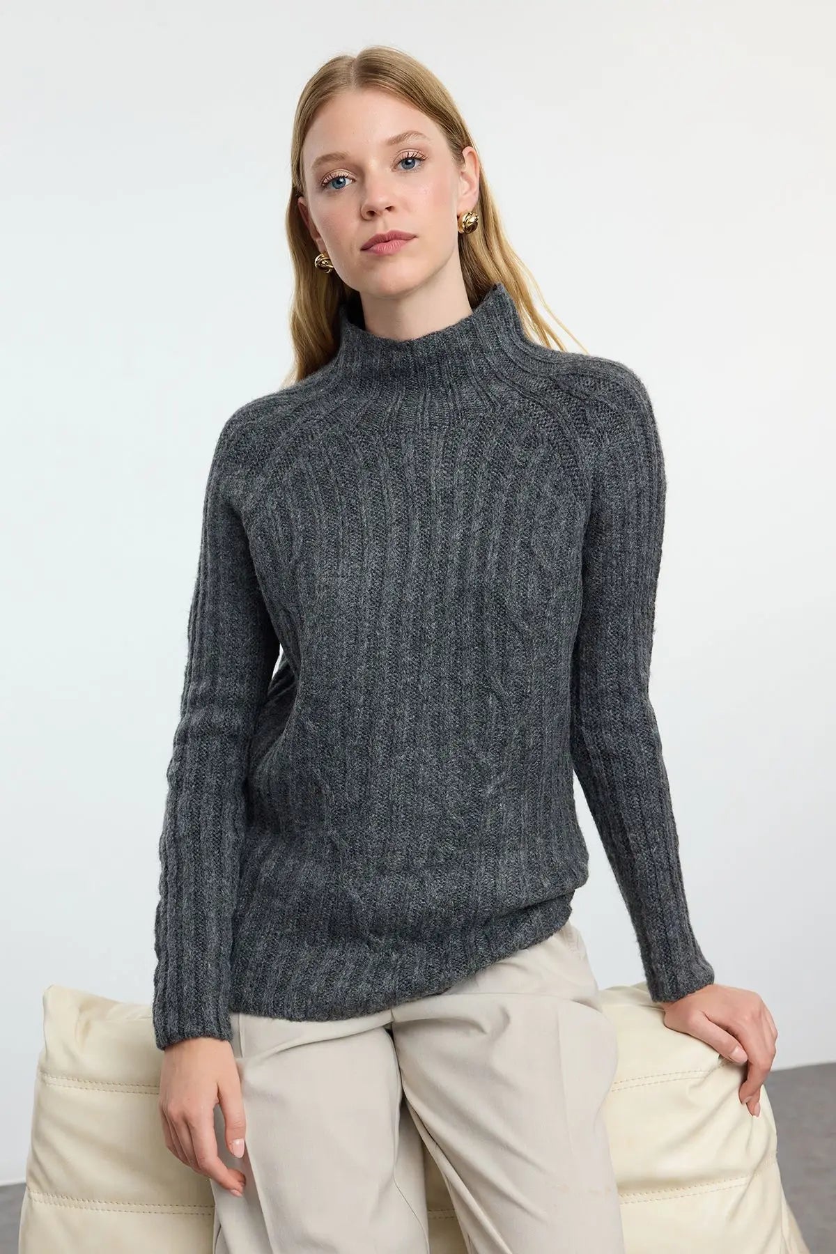 Trendyol TYZA Damen-Pullover, Stehkragen, Zopfmuster, lässige Strickwaren, reguläre Passform, Raglanärmel-Pullover und Pullover