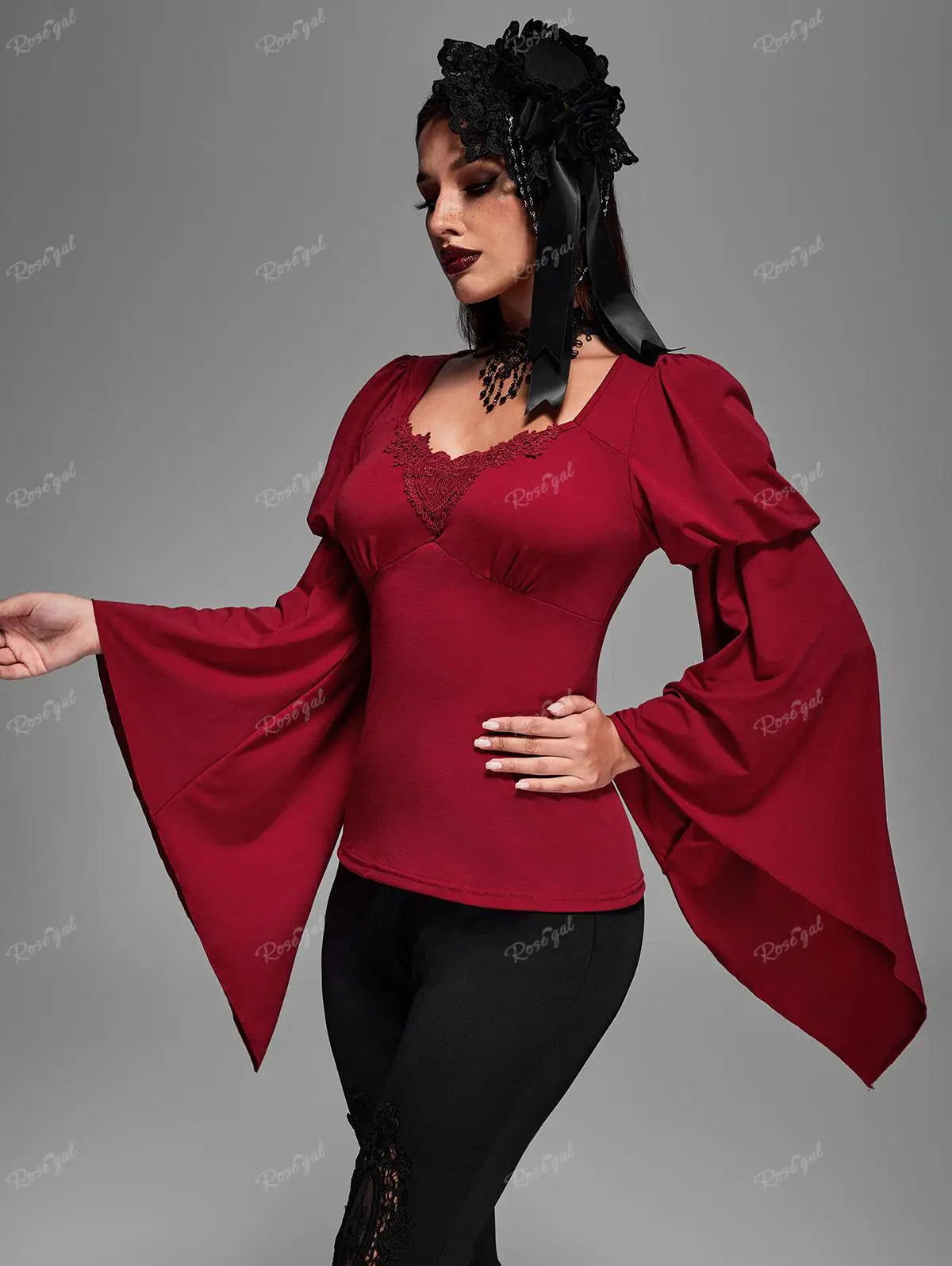 Rosegal Plus Size Gothic Red T-Shirt herzförmige Applikationen geraffte Tops neue Frühling Herbst quadratischen Hals lange Flare Ärmel Blusen