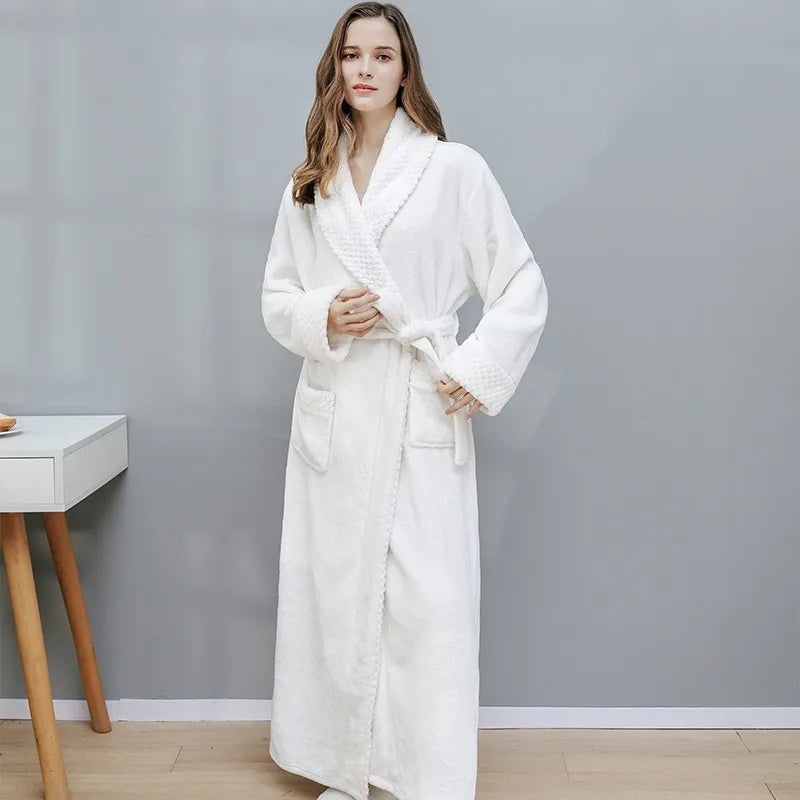 Weibliche Herbst und Winter warme lange Koralle Samt dicke Paar Bad Bade mäntel Frauen Pyjama Dusch mantel Badet ücher für Erwachsene