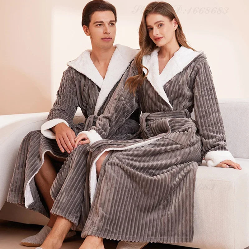 Flanell Hause Kleid Nachtwäsche Verdicken Warme Paar NEUE Patchwork Korallen Fleece Mit Kapuze Robe Lange Bademantel Herbst Winter Lounge Tragen