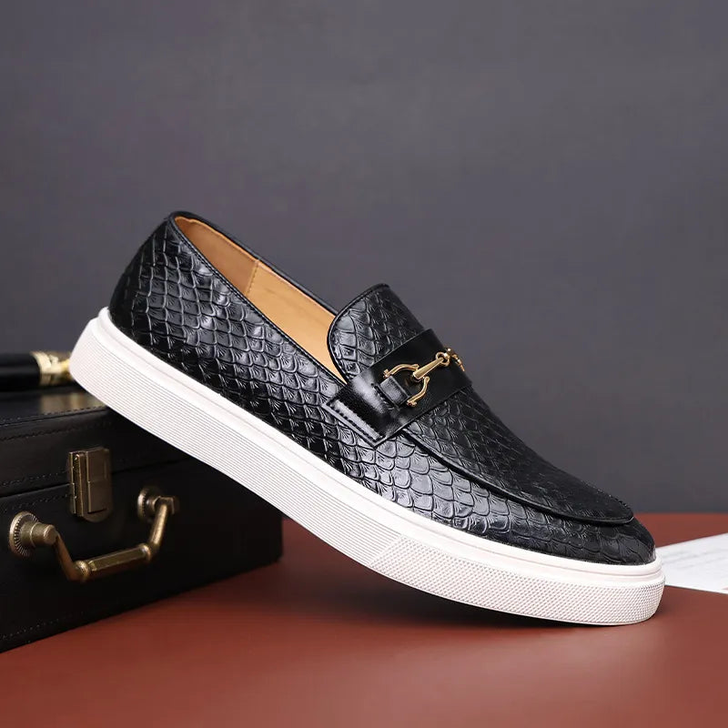 Men's Casual Shoes Embossed Leather Men Fashion Buckle Loafers Mens Slip-on Board Shoes Outdoor Flats