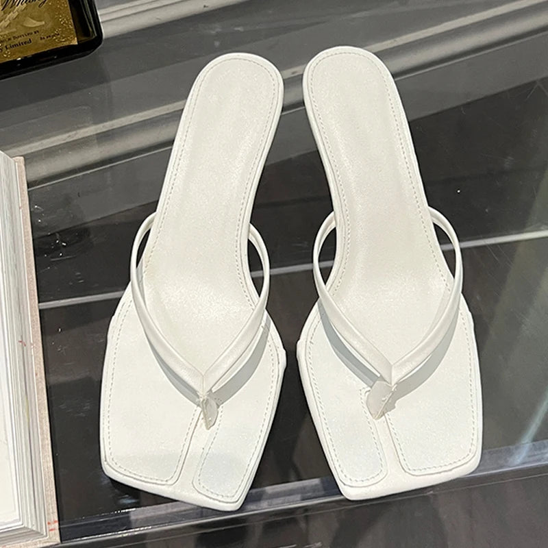 Liyke Low Thin Heels Flip Flops Frauen Slipper Sommer Outdoor Mode Prise Schmal band Slides Schuhe Square Toe Strands andalen