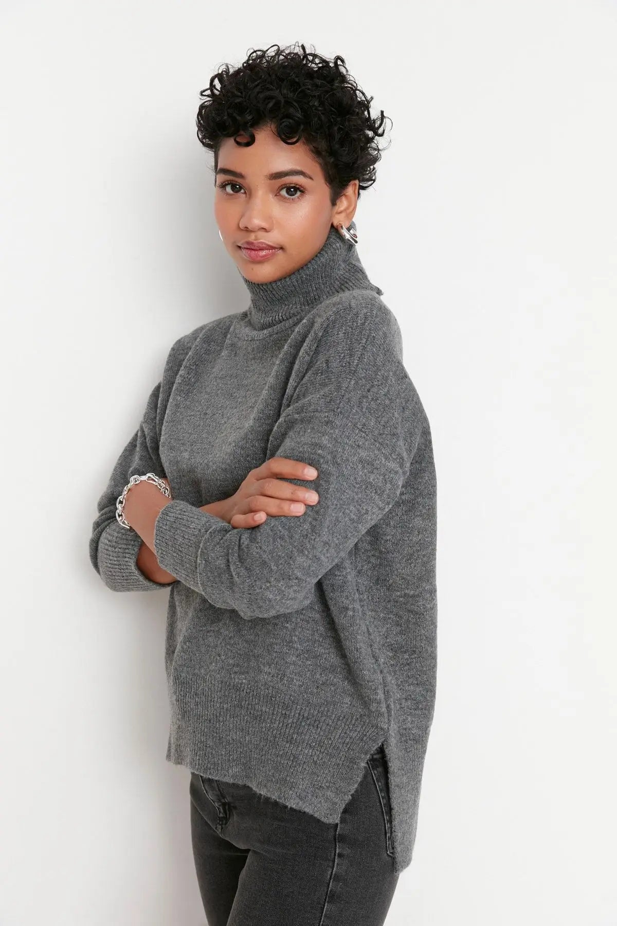 Trendyol TYZA Damen-Pullover, Übergröße, lässige Strickwaren, einfarbiger Rollkragenpullover, schulterfreie Pullover und Pullover, Übergröße, lässige Strickwaren