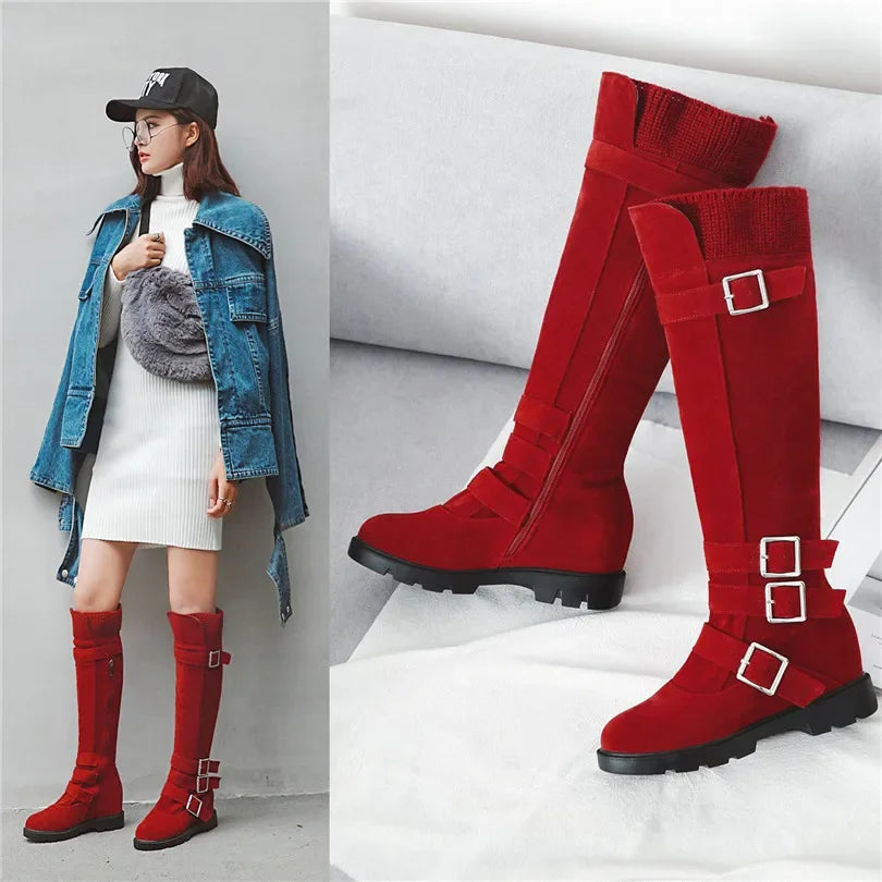 Winter Warme Plüsch Frauen Kniehohe Stiefel Rot Braun Flock Niedrigen Quadratischen Absatz Casual Party Dame Punk Schnalle Zipper Plattform Lange Stiefel