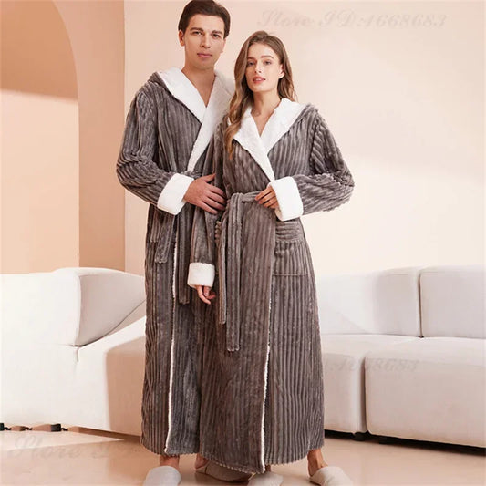 Flanell Hause Kleid Nachtwäsche Verdicken Warme Paar NEUE Patchwork Korallen Fleece Mit Kapuze Robe Lange Bademantel Herbst Winter Lounge Tragen