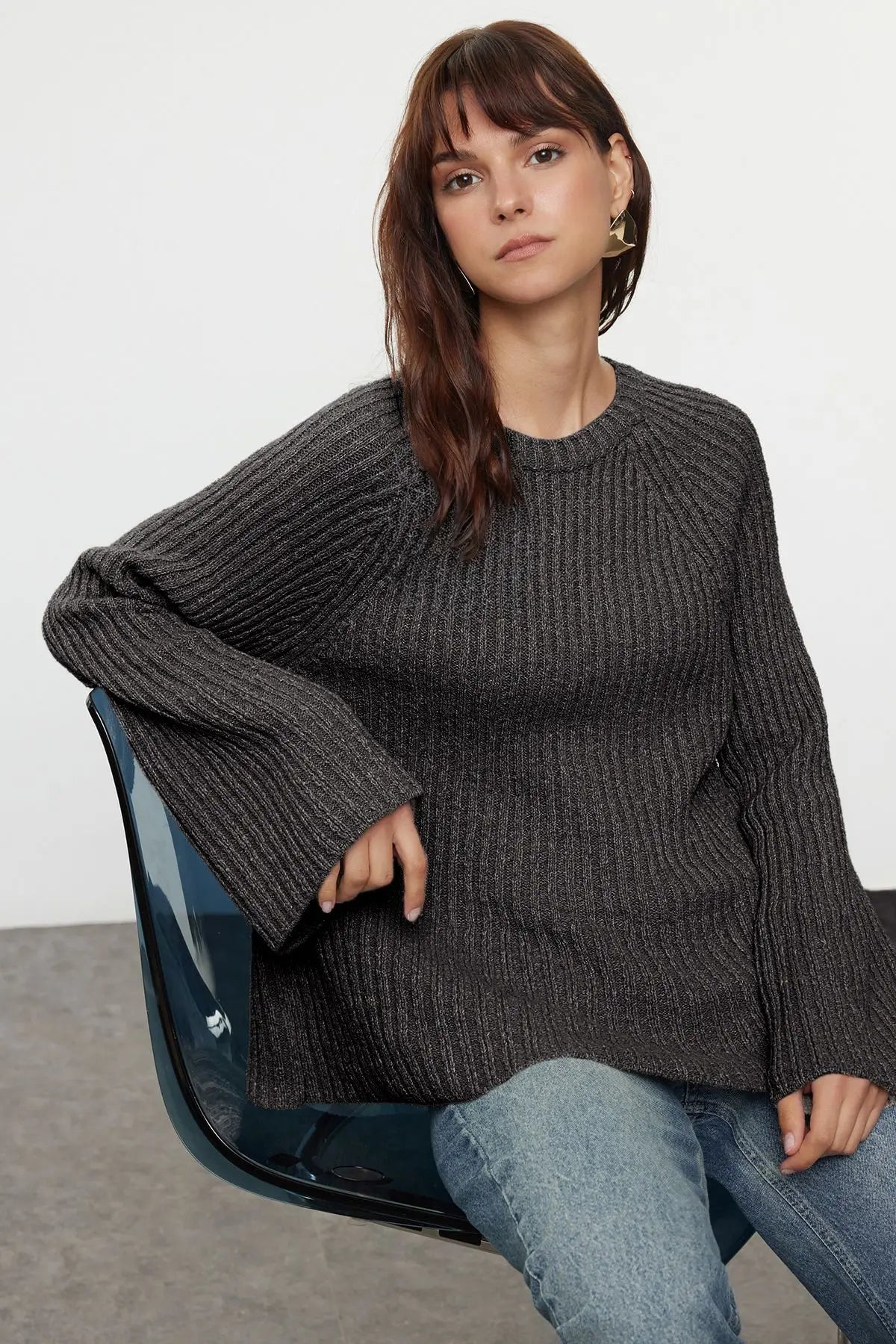 Trendyol TYZA Damen-Pullover, lässig, Übergröße, Rundhalsausschnitt, einzelnes Nummernschild, einfarbig, Strickwaren, Pullover mit Standardärmeln und Pullover