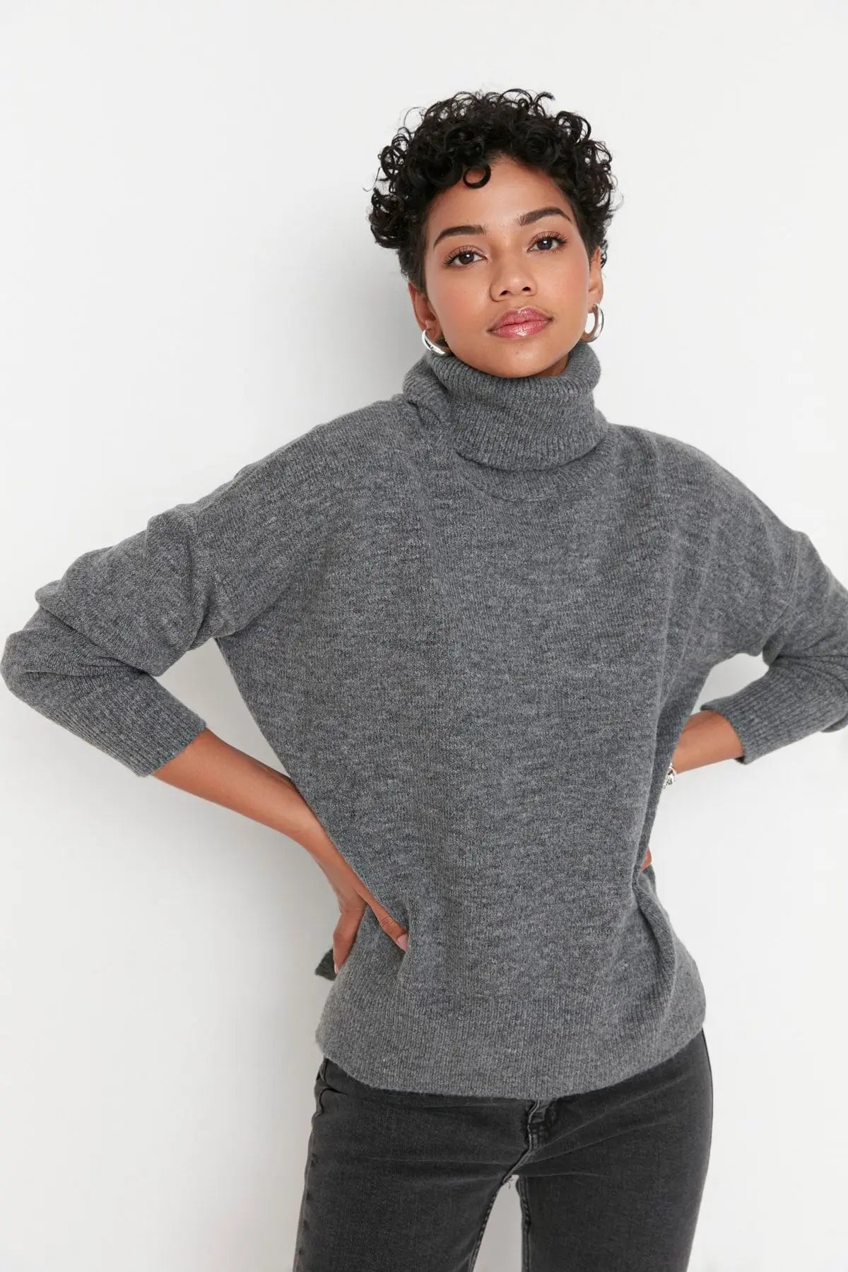 Trendyol TYZA Damen-Pullover, Übergröße, lässige Strickwaren, einfarbiger Rollkragenpullover, schulterfreie Pullover und Pullover, Übergröße, lässige Strickwaren