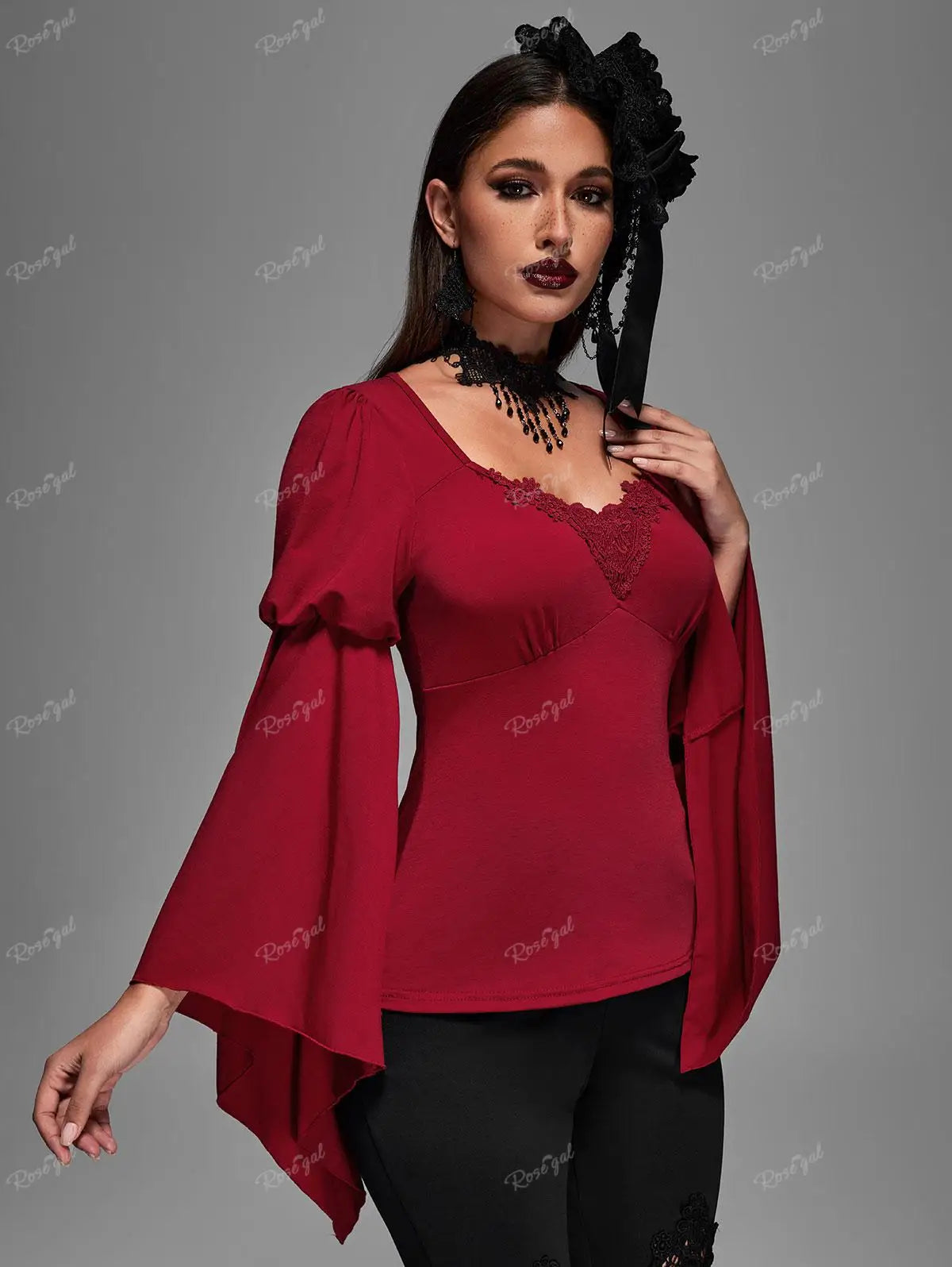 Rosegal Plus Size Gothic Red T-Shirt herzförmige Applikationen geraffte Tops neue Frühling Herbst quadratischen Hals lange Flare Ärmel Blusen