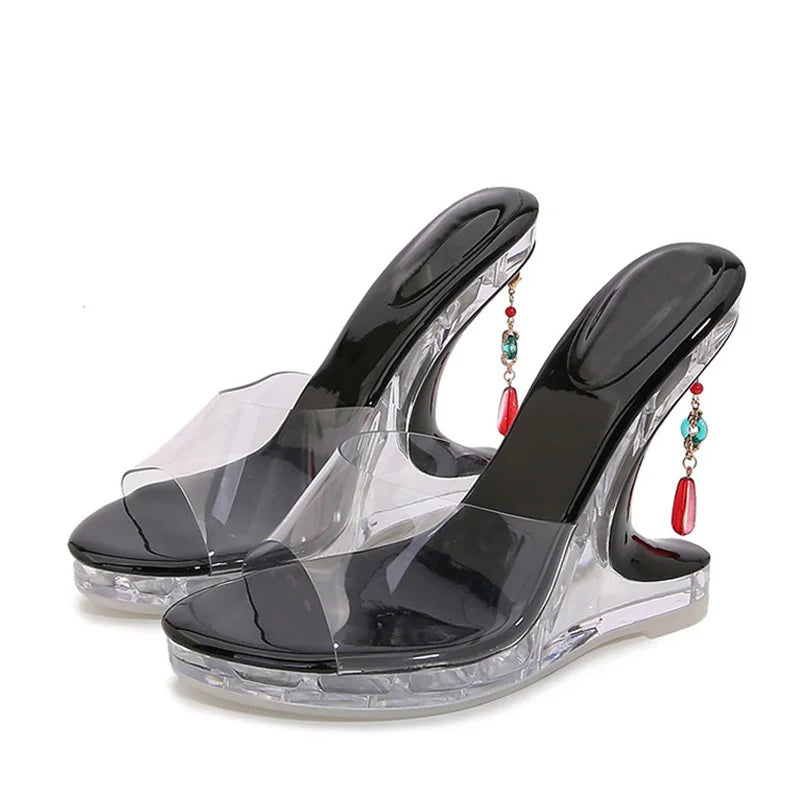 Liyke neues Design Edelstein Anhänger seltsame klare Absätze Plattform Keil Hausschuhe PVC transparente Sandalen Frauen Sommer Party Abschluss ball Schuhe