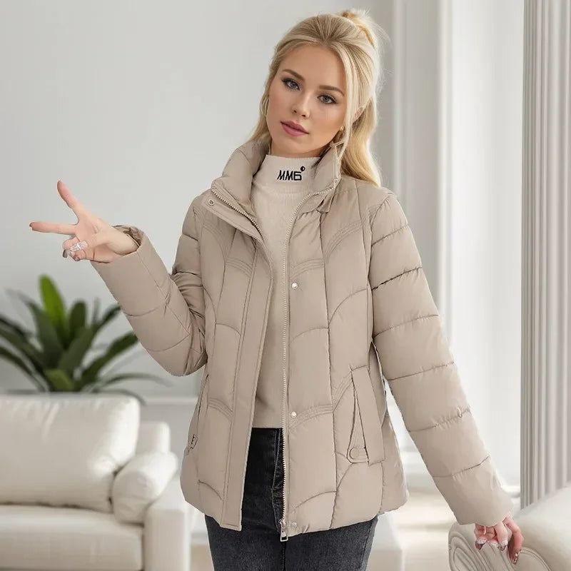 Winter 2024 Neue Daunenjacke Frauen Parkas Mode Hochwertige Warme Baumwolle Gefütterte Mantel Damen Kurzen Mantel Mit Kapuze Overwear Tops