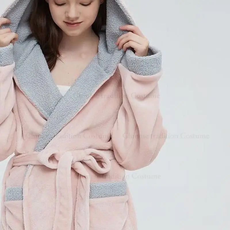 Frauen Mit Kapuze Nachtwäsche Flanell Bademantel Winter Herbst Neue Kimono Morgenmantel Dame Lose Nachtwäsche Dusche Peignoir Roben