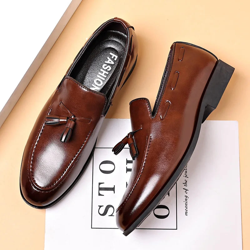 Herren Hochzeits feier Schuhe Designer-Stil Kleid Schuhe für Männer brandneue Business-Freizeit schuhe Slip on Lederschuhe plus Größe