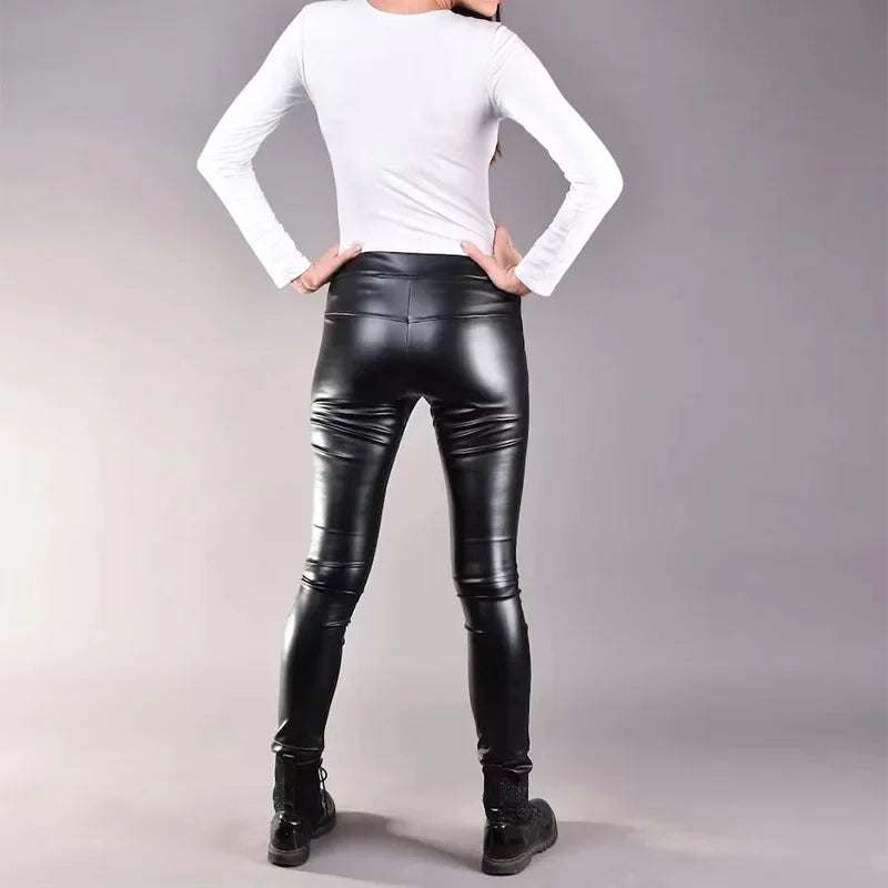 Sexy Mittlere Taille Matte Kunstleder Bleistift Hosen Für Frauen PU Dünne Strumpfhosen Zipper Dekoration Spleißen Casual Hosen Winter 2024