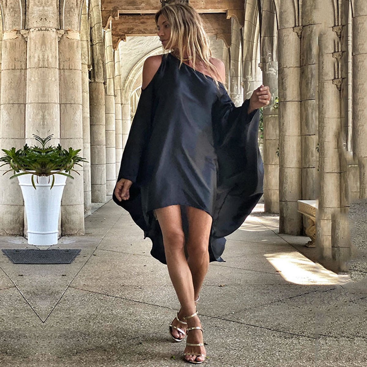 Yeezzi Neue Sommer Weibliche Casual Stilvolle Einfarbig Lose High-Low Robe Onkogene Batwing Ärmeln Schwarz Midi Kleid Für frauen 2023