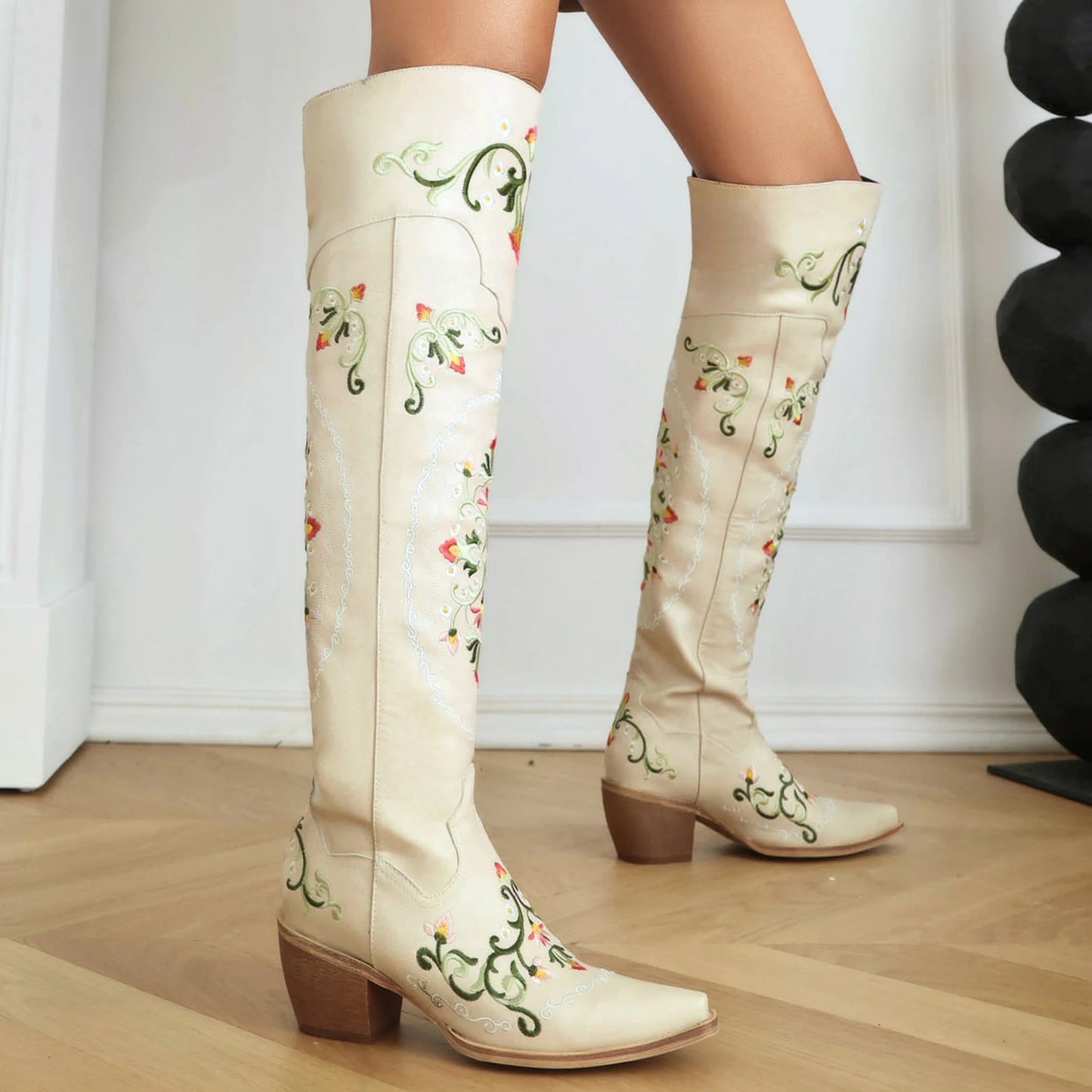 Kleine quadratische Zehen Holzmaserung dicke Ferse Stickerei Blumen ethnische Frauen über dem Knie Stiefel Plüsch Futter Winter lange Stiefel