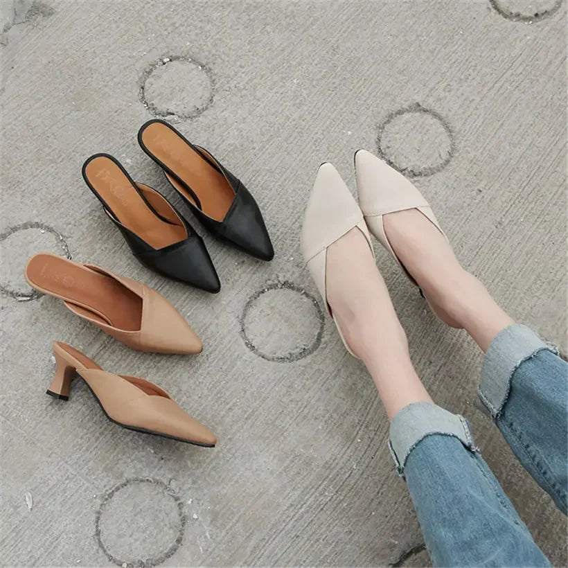 Sommer Frauen Hausschuhe 6 cm Hohe Kitten Heels Sandalen Spitz Pumpen Schwarz Beige Maultiere Casual Party Slip-on flache Dame Schuhe