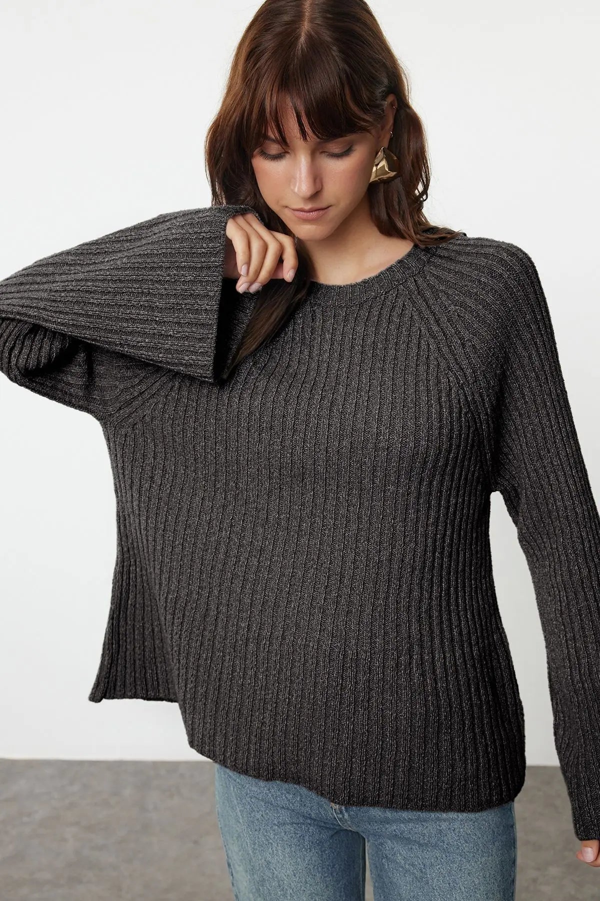 Trendyol TYZA Damen-Pullover, lässig, Übergröße, Rundhalsausschnitt, einzelnes Nummernschild, einfarbig, Strickwaren, Pullover mit Standardärmeln und Pullover