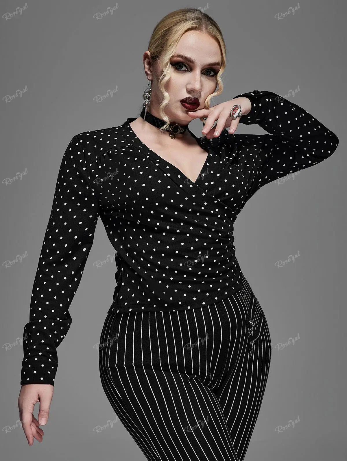 Ros gal plus Größe Gothic Polka Dot geraffte Bluse Frauen Frühling Herbst lange Ärmel V-Ausschnitt zurück Bowknot Tops neue schwarze T-Shirts