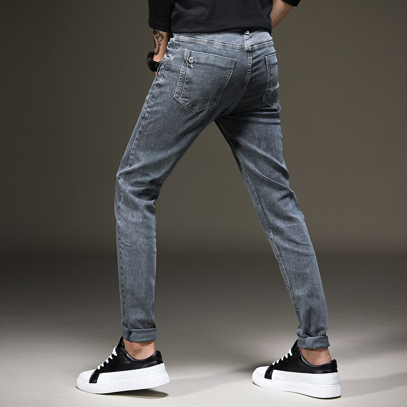Skinny Slim Fit Jeans aus grauem Stretch Denim