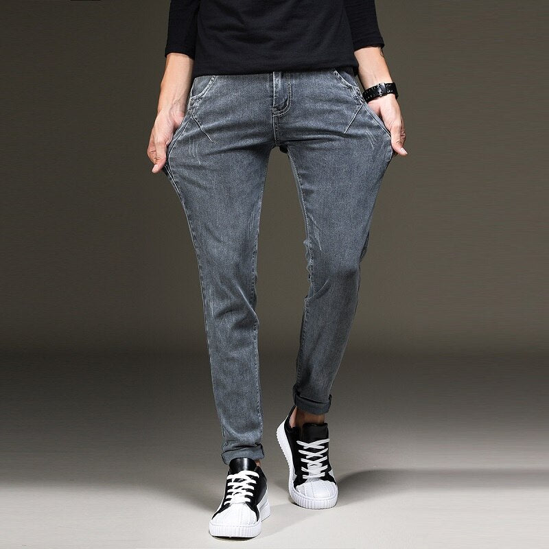Skinny Slim Fit Jeans aus grauem Stretch Denim